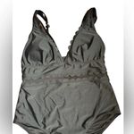 Cupshe Solid Black V-Neck One Piece Swimsuit Scalloped Wide Straps Size 1X Pad Photo 2