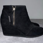 Attention Women's  Black Faux Suede Wedge Ankle Boots Size 8 Photo 0