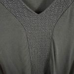 Adrianna Papell  Black 3/4 Sleeve V-Neck Shark Bite Hem Lightweight Top Size M Photo 2