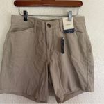 st. john's bay St.‎ John's Bay Beige Secretly Slender Midrise 7inch Inseam Shorts NWT Size 6 Photo 2