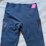Spanx NWT  Every Wear Active Gloss Pocket Leggings Large Shape wear Photo 5