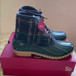 SO NWT

 Wombat Women's Duck Boots Photo 0