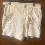 Old Navy cargo style cream colored shorts large Photo 0