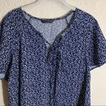 SheIn  Navy Blue and White Mini Floral Short Sleeve‎ Large Photo 3