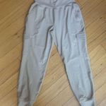 Old Navy Women's Light Gray Cargo Joggers Photo 1