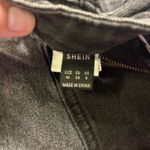 SheIn black and grey jean shorts Photo 2