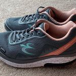 GDefy Gravity Defyer sneakers Gray Size 9 Photo 4