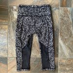 Lululemon  Outrun 17" Crop Mini Cinder Lace White Black / Black Size 4 Photo 4