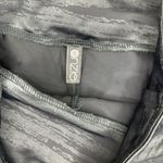 Onzie  Black Tiger Print Leggings Size XS Photo 2