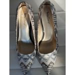 Torta Caliente Women's Size 9M Pointed Toe Stiletto Heels Sequins Tribal Pattern Tan Photo 1