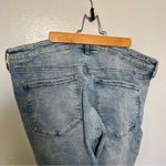 Old Navy  Rockstar Super Skinny Cut Off Shorts Light Wash Photo 8