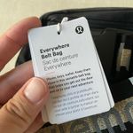 Lululemon  Everywhere Belt Bag 1L *Wordmark - Black/Gold Photo 6