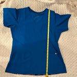 Vera Bradley  WOMENS SCRUB T SHIRT SMALL BLUE Photo 4