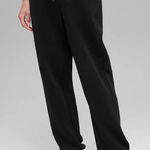 Alo Yoga NWOT alo accolade sweatpants black medium Photo 0