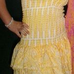 Yellow strapless dress Photo 2