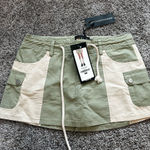 dELiA*s Green and Cream Mini Skirt Size undefined Photo 0