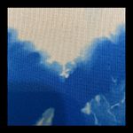 SheIn Blue & White Heart Tie dye cropped t-shirt - Size small Photo 4