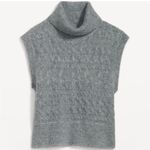 Old Navy Women’s Grey Sleeveless Cropped Cable-Knit Turtleneck Sweater Vest Photo 3
