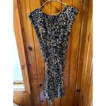Daisy Fuentes Black Beige Abstract Print Belted Empire Waist Dress size Small Photo 1