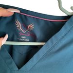 Smitten Teal & Pink Excellent Condition Short Sleeve V Photo 1