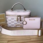 Michael Kors Purse And Card Holder Photo 0