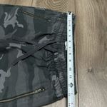 TNA By Aritzia Alix Gray Green Camo Mid Rise Jogger Pants Size XS Photo 6