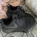 Nike Black Roshe Sneakers Photo 0