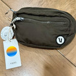Vuori  Belt Bag/Hip Pack in Color Army. NWT Photo 0