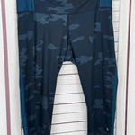 Lululemon Clip In Crop Capri Leggings Teal Blue Camo Size 6 Athletic Yoga Photo 0