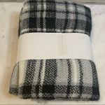 Modcloth Blanket scarf Photo 2