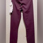 Vuori NWT  Chilled Out Performance Legging in a Cerise Color Size S Photo 4