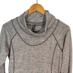Kuhl Lea Grey‎ Cowl Neck Pullover Long Sleeve Thumb Hole Top Womens Small Gray Photo 1