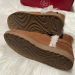 SO New  Hangout Women's Plush Boots Color: Chestnut size 7.5 Photo 6