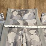Athleta Essex Camo Hybrid Cobblestone Grey Camo Jogger Leggings Size XS/XXS Photo 8