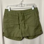 The North Face Women's Cuffed Drawstring Shorts Size 6 Photo 1