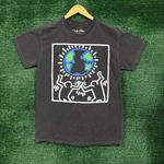 Keith Haring Heart Love The Earth T-Shirt Size Medium Photo 0