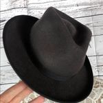John callanan brown 100% wool Fedora hat
Size Medium Photo 6