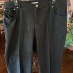 Jones New York ✝️✝️✝️BOGOHO ✝️✝️✝️ Black Capris Photo 1