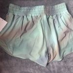 Lululemon  Hotty Hot High-Rise Lined Short 2.5" Chroma Drift Green Multi / Palm Court Photo 2