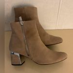 DKNY beige Suede crosbi heel Ankle Boots size 8 Photo 9