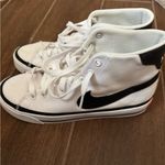 Nike NWOT  White Mid-Top Sneakers Photo 2