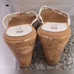 White Mountain  Silver Flower Wedge Sandals 100-W11095 Quiz 8.5 Photo 3