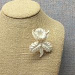 Vintage Style White Floral Hand Carved Resin Orchid Brooch Statement Jewelry Pin Photo 1