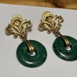 Avon Signed Green & Gold Tone Dangle Drop Statement Pierced Earrings Photo 1