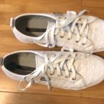 Tommy Hilfiger  Twazaler White Color Women’s Sneakers Size 10M Photo 2