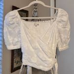 Dee Elly  White Top Photo 0