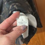 Camouflage sweatshirt size large. Green Photo 2