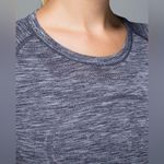 Lululemon Run: Swiftly Tech Long Sleeve Crew
Space Dye Heathered Going Grape Photo 4