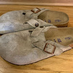 Birkenstock  Boston Soft Footbed Clogs in Suede Taupe - Size 9 Photo 0