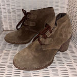 Clarks Artisan Carleta Lyon Suede Ankle Boots Womens Size 8.5 M Brown Heel Photo 0